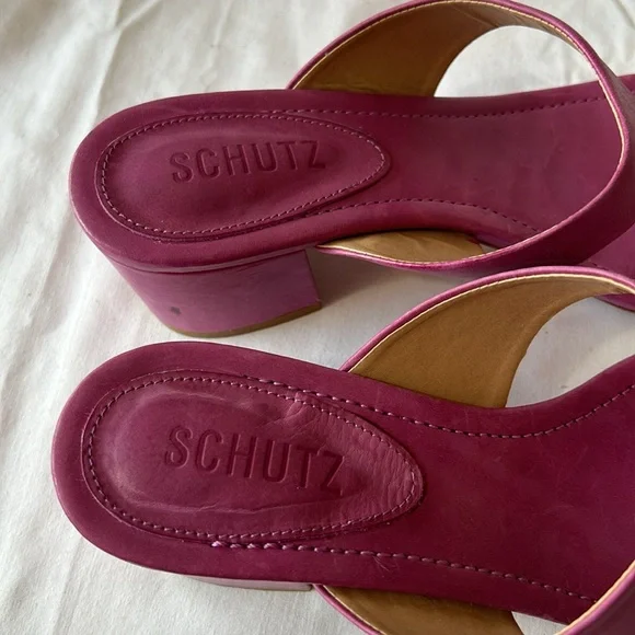 SCHUTZ Fuchsia Leather Thong Sandals - Picture 2 of 10
